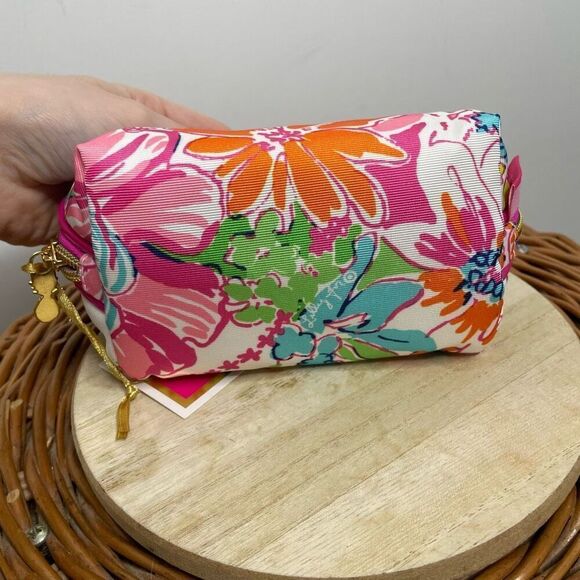 Lilly Pulitzer for Target, Round‎ Top Travel Clutch Bag "Nosey Posie" Print, NEW - Picture 3 of 5